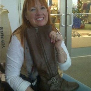 Meet your Posher, Linda